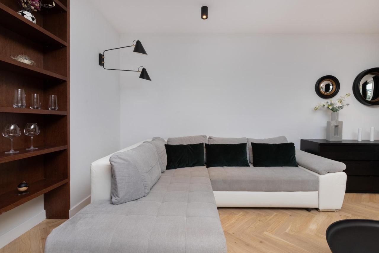 Superior Apartment With Balcony & Parking Gdansk By Noclegi Renters Prestige المظهر الخارجي الصورة