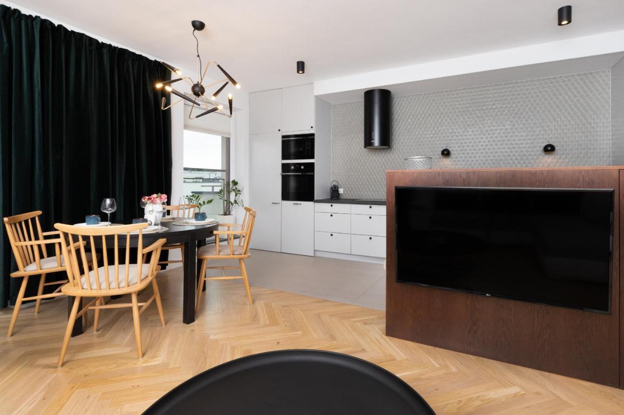 Superior Apartment With Balcony & Parking Gdansk By Noclegi Renters Prestige المظهر الخارجي الصورة