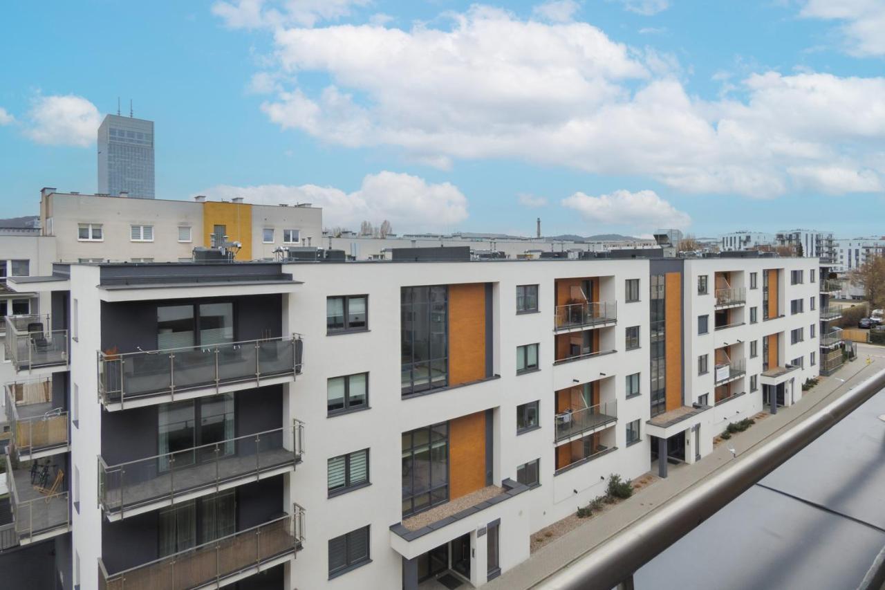 Superior Apartment With Balcony & Parking Gdansk By Noclegi Renters Prestige المظهر الخارجي الصورة